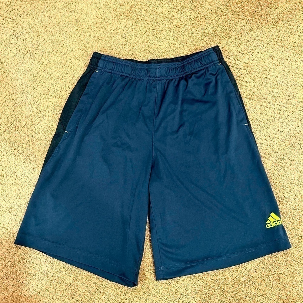 Adidas Men’s Athletic Shorts Size Medium Climate with Pockets